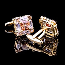 Sąsagos "Kristalinė piramidė"